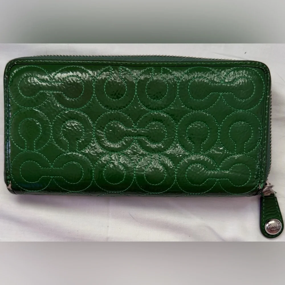 Coach Legacy Patent Leather Green Quilted Zip Around Purse Wallet Wristlet Y2K - Picture 1 of 6